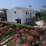 Apartamentos Sa Caleta Apartmán *