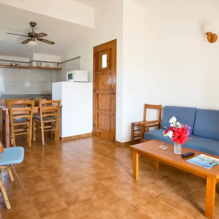 아파트 Apartamentos Sa Caleta *