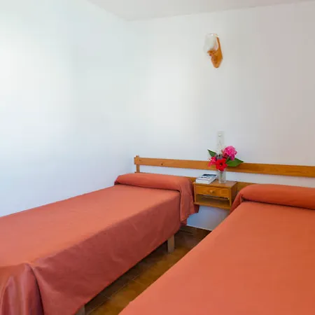 Apartamentos Sa Caleta Са Калета